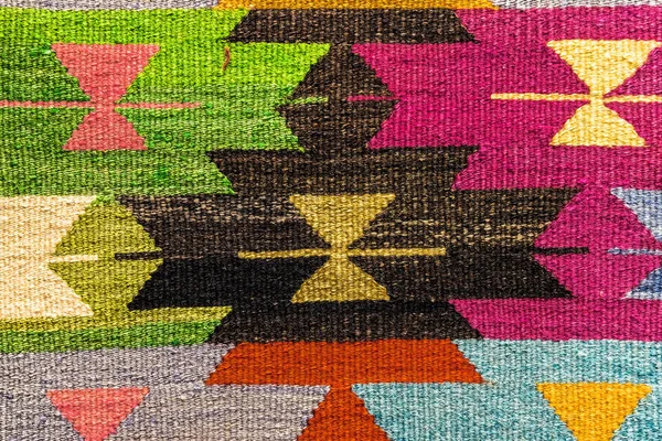 Tapis tissé à la main et tapisserie, tapis vintage en Egypte Bazar Turquie — Photo