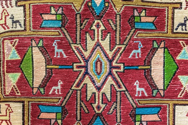 Χειροποίητα υφαντά κουβερτών και ταπήτων, vintage χαλί στην Αίγυπτο παζάρι Τουρκία — Φωτογραφία Αρχείου