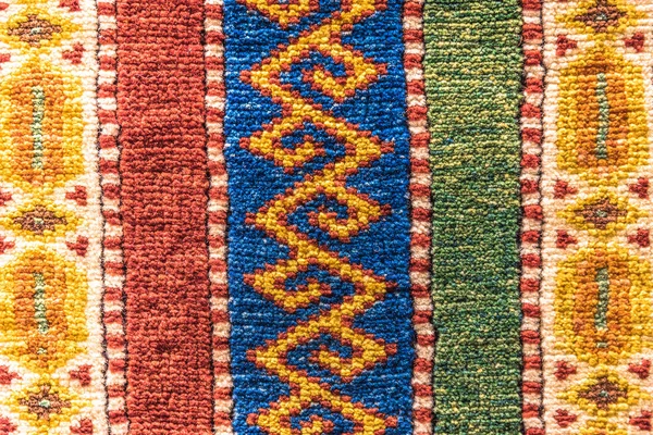 Ręcznie tkany dywan i gobelin, vintage dywan w Bazaar Egipt Turcja — Zdjęcie stockowe