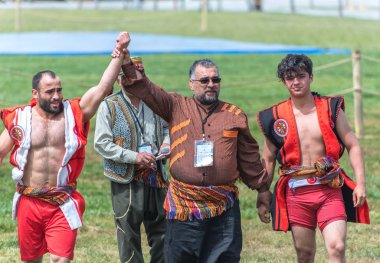 Kimliği belirsiz kişi aba guresi (kuroshio/güreşçi) adlı genel bir olay gerçekleştirir. ABA güreş Asirtmali Aba güreş olarak da adlandırılan geleneksel Türk güreş olduğunu. Istanbul, Türkiye, 13,2017 olabilir