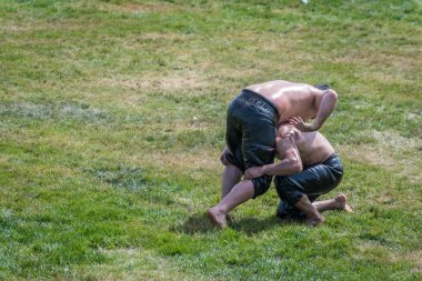 Kimliği belirsiz Türk halkı yağlı güreş gerçekleştirin. Yağlı güreş veya yağ (yağlı Gures) güreş Türk Ulusal spordur. Istanbul, Türkiye, 13,2017 olabilir