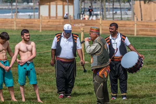 Unidentified Announcer Man Cazgir Presenting Competition Wrestling Event Istanbul Turkey — стоковое фото