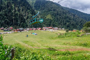 Yaz turizmi için popüler hedef Ayder Yaylası Rize,Turkey.Ayder Valley manzara görülmektedir.