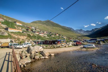 Köy Kavrun Yaylası veya yeri Kaçkar dağlarının veya sadece Kackars içinde Camlihemsin, Rize, Türkiye.