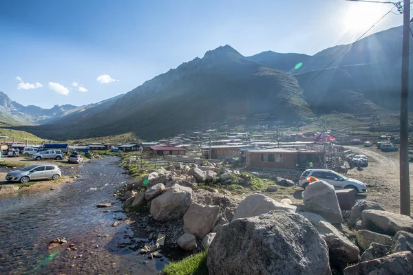 Köy Kavrun Yaylası veya yeri Kaçkar dağlarının veya sadece Kackars içinde Camlihemsin, Rize, Türkiye.