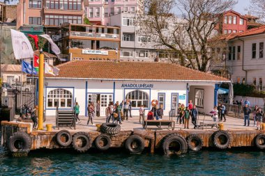 İskele Anadolu Hisarı Anadolu, kale (Anadolu Hisarı) Istanbul Turkey.15 Nisan, 2017