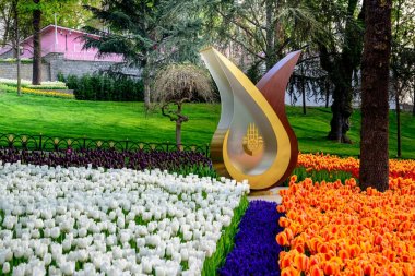 Istanbul Belediyesi yıllık Istanbul Lale Festivali Emirgan Parkı, tarihi bir kent park Sarıyer semtinde yer alan logo. Istanbul,Turkey.15 Nisan, 2017
