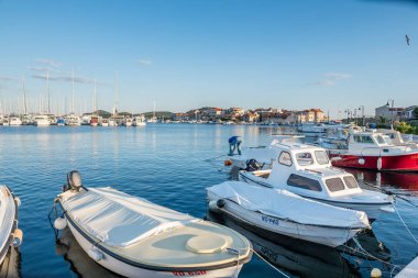 Mored Milli Parkı Kornat küçük bir koyda Yatlar