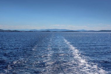 Milli parkta Dalmatic Sibenik,Croatia.Mediterranean sahil peyzaj Kornati için gemi yelken. Kornati Adası
