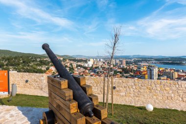 Barone kale görünümünü ve ve ön eski tarihi top: Sibenik, Hırvatistan, 28,2017 olabilir