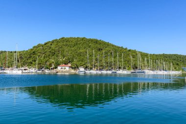 Bağlantı noktası ve Skradin cityscape. Skradin giriş Sibenik, Hırvatistan, milli park Krka adlı küçük bir Ortaçağ kenti 27 Mayıs 2017 olduğunu.