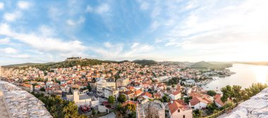Sibenik eski şehir panoraması, görüntülemek St. Michael kale: Sibenik Hırvatistan, 29,2017 olabilir
