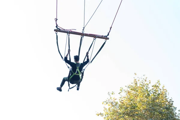 Unidentified Man Swinging Machine Fun Masukiye Popular Destination Locals Tourists — Stock Photo, Image