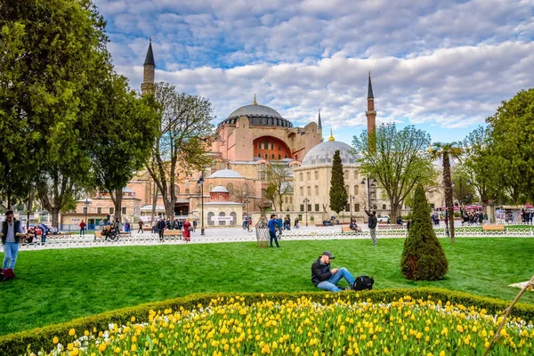 Festival Tulipas Tradicional Praça Sultanahmet Com Vista Para Santa Sofia — Fotografia de Stock