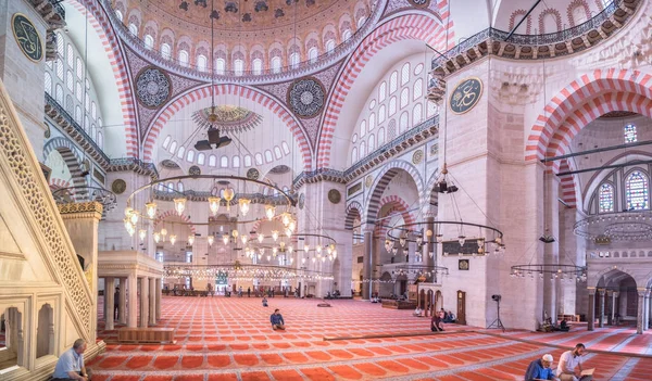 Unidentified Turkish Muslim Men Praying Suleymaniye Mosque Decorated Islamic Elements — Stock Photo, Image