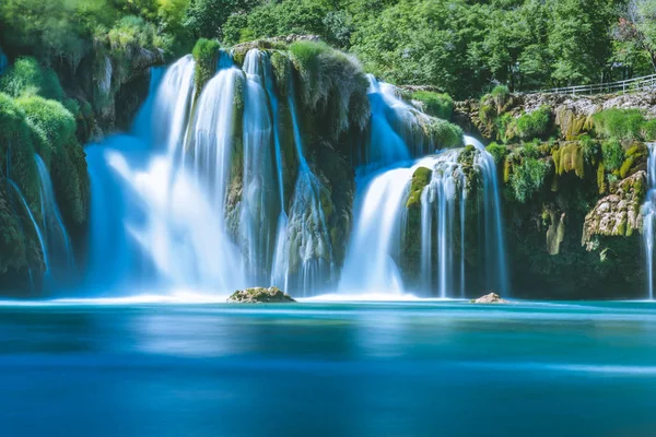 Hosszú Expozíció Érdekében Vízesés Skradinski Buk Krka Nemzeti Parkban Horvát — Stock Fotó