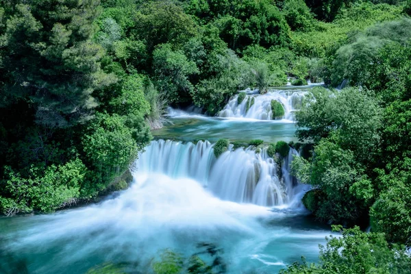 Dlouhá Expozice Vodopádu Národním Parku Krka Jedna Chorvatských Národních Parků — Stock fotografie