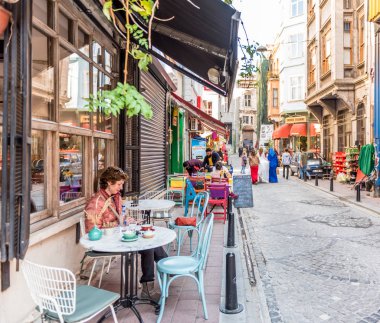  yürüyüş ve Balat Caddesi Suadiye'de keşfetmek insanlar