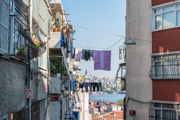 Kijk Voor Oude Smalle Straat Met Galata Toren Toren Van — Stockfoto