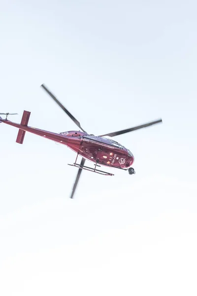 Helicóptero Voando Céu Azul Istambul Turquia — Fotografia de Stock