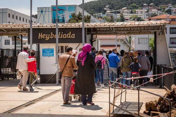 Istanbul, Türkiye'de Heybeliada ada görünümünü — Stok fotoğraf