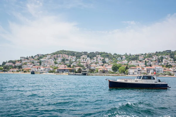 Vue de l'île de Kinali à Istanbul, Turquie — Photo