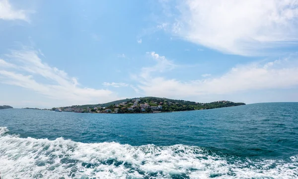 Vista de la isla Kinali en Estambul, Turquía —  Fotos de Stock