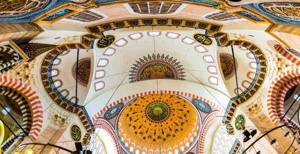 Decorazione d'interni e opere d'arte della moschea Suleymaniye — Foto Stock
