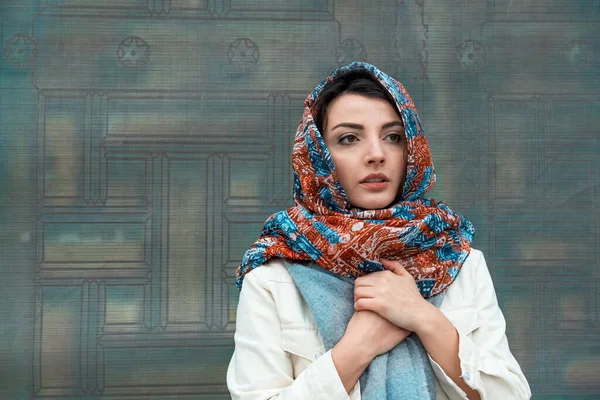 Beautiful Muslim women in fashionable modern trendy clothes — Stock Photo, Image