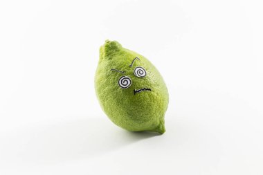 Taze görünümlü yeşil limon ekşi