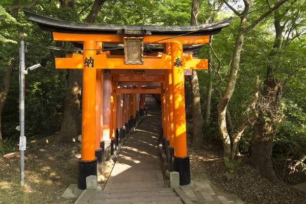 京都伏见 Inari 神社橙色盖茨 — 图库照片