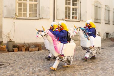 Basel karnaval 2018 sevimli at kostümleri