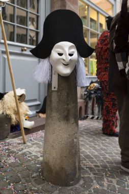 Basel karnaval 2018 tek maskesi