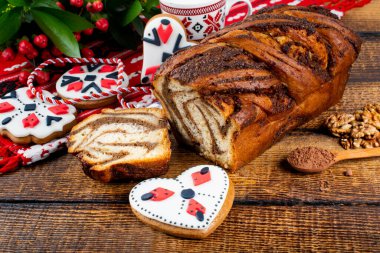 Otantik Mart Kahvaltısı. Renkli ve mutlu bir masa, yemek ve şeker sergisi. Taze Yemek Büfesi Yemek Yemeği Paylaşım Partisi Konsepti