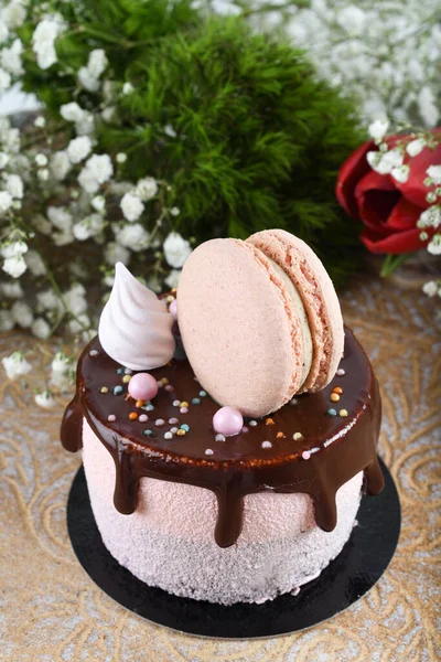 Torta Gocciolante Cioccolato Fresco Lusso Macaron Sul Dolce Superiore Catering — Foto Stock