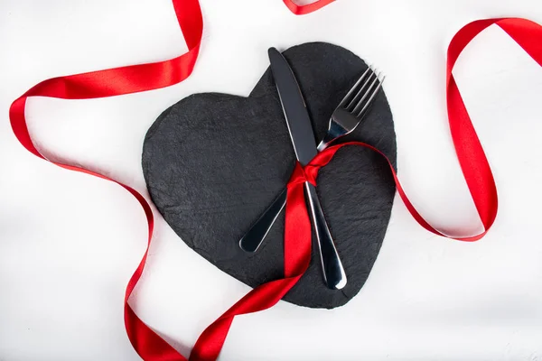 San Valentino Amore Romantico Set Cena Sfondo Bianco Nastro Rosso — Foto Stock