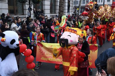 Londra, Birleşik Krallık, 25 Ocak 2020: Çin Yeni Yılı geleneksel Çin takviminde yeni yılın başlangıcını kutlayan Çin festivali..