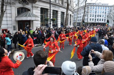 Londra, Birleşik Krallık, 25 Ocak 2020: Çin Yeni Yılı geleneksel Çin takviminde yeni yılın başlangıcını kutlayan Çin festivali..