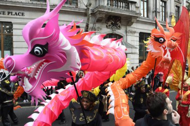 Londra, Birleşik Krallık, 25 Ocak 2020: Çin Yeni Yılı geleneksel Çin takviminde yeni yılın başlangıcını kutlayan Çin festivali..