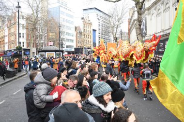Londra, Birleşik Krallık, 25 Ocak 2020: Çin Yeni Yılı geleneksel Çin takviminde yeni yılın başlangıcını kutlayan Çin festivali..
