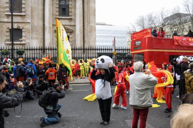 Londra, Birleşik Krallık, 25 Ocak 2020: Çin Yeni Yılı geleneksel Çin takviminde yeni yılın başlangıcını kutlayan Çin festivali..