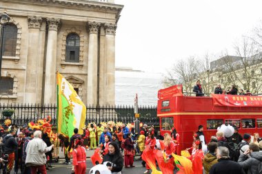 Londra, Birleşik Krallık, 25 Ocak 2020: Çin Yeni Yılı geleneksel Çin takviminde yeni yılın başlangıcını kutlayan Çin festivali..