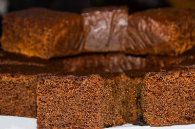 Pastanede ya da pastanede tepside zencefilli kek