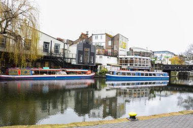 Londra, Birleşik Krallık, 25 Ocak 2020: Camden kasabasındaki Regent kanalı