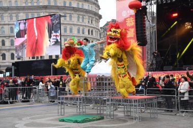 Londra, Birleşik Krallık, 25 Ocak 2020: Çin Yeni Yılı geleneksel Çin takviminde yeni yılın başlangıcını kutlayan Çin festivali..