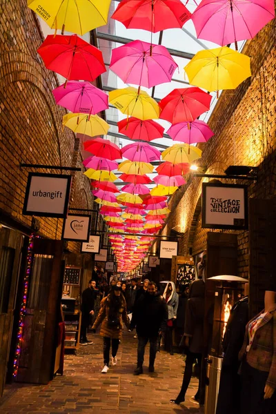 Londres Reino Unido Enero 2020 Camden Market Street Food Shopping — Foto de Stock