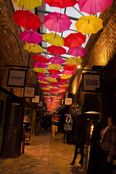 Londres Reino Unido Enero 2020 Camden Market Street Food Shopping — Foto de Stock