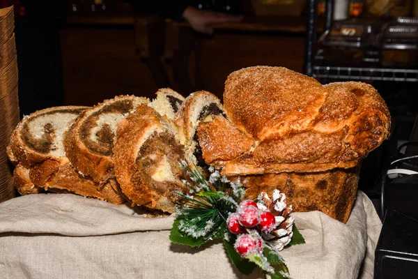 Primer Plano Rebanadas Pan Dulce Rumano Tradicional Casero Llamado Cozonac —  Fotos de Stock