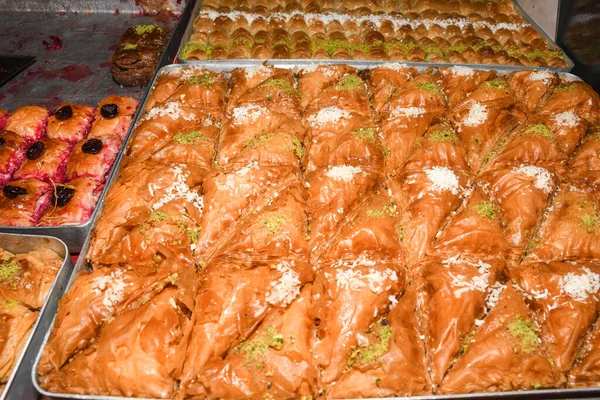 Delicias Tradicionales Postre Dulce Baklava Pastelería Cataif Durante Brunch Buffet — Foto de Stock