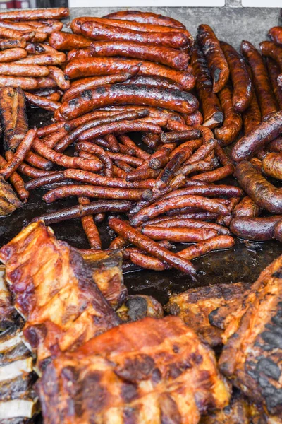 Sortido Deliciosa Carne Grelhada Com Legumes Sobre Balcão Evento Churrasco — Fotografia de Stock